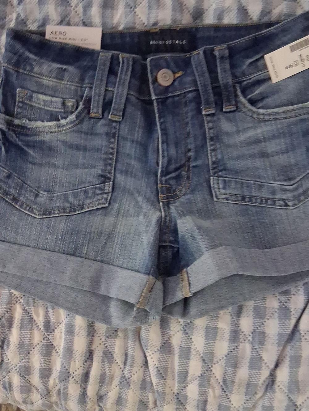 NWT Aeropastle Low Rise Shorts